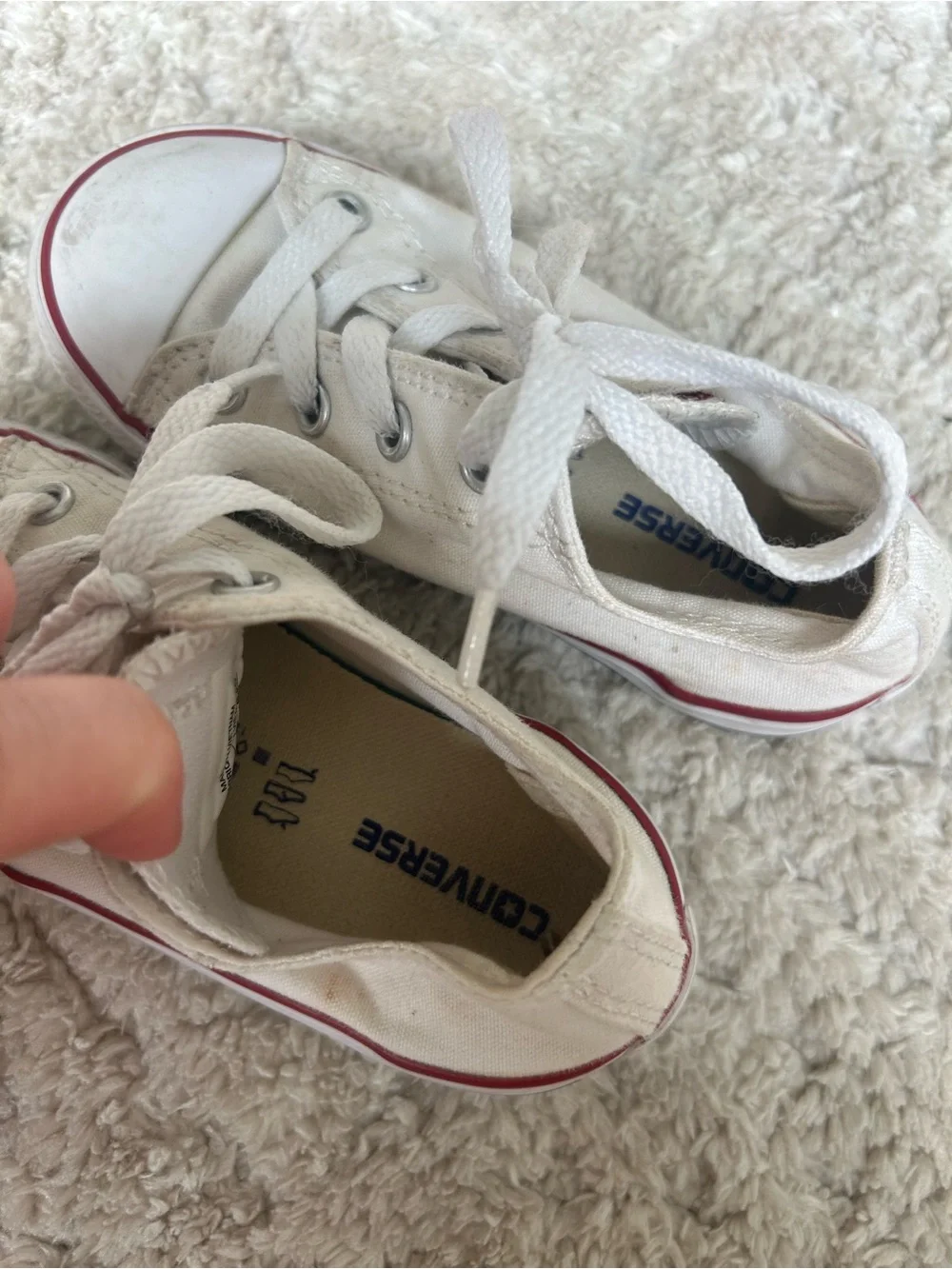 Converse girl boy white classic lace up tennis shoes size 9